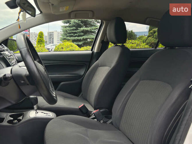 Мицубиси Эттрейдж 2014 в Львове на Automoto.ua Белый Мицубиси Эттрейдж, объемом двигателя 1.2 л и пробегом 191 тыс. км за 5999 $, фото 13 на Automoto.ua