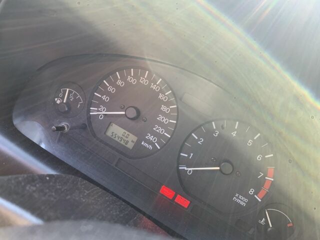 Белый Мицубиси Харизма, объемом двигателя 1.6 л и пробегом 554 тыс. км за 3500 $, фото 6 на Automoto.ua