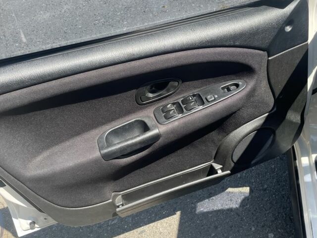 Білий Міцубісі Харизма, об'ємом двигуна 1.8 л та пробігом 276 тис. км за 2999 $, фото 6 на Automoto.ua