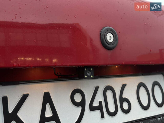 Красный Мицубиси Харизма, объемом двигателя 1.84 л и пробегом 140 тыс. км за 3400 $, фото 6 на Automoto.ua