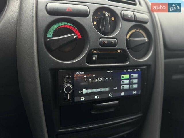 Красный Мицубиси Харизма, объемом двигателя 1.84 л и пробегом 172 тыс. км за 2990 $, фото 16 на Automoto.ua