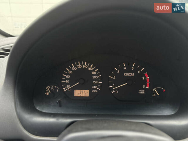 Красный Мицубиси Харизма, объемом двигателя 1.84 л и пробегом 172 тыс. км за 2990 $, фото 15 на Automoto.ua