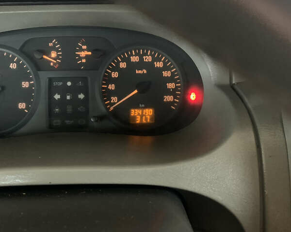 Красный Мицубиси Харизма, объемом двигателя 1.9 л и пробегом 350 тыс. км за 3000 $, фото 11 на Automoto.ua