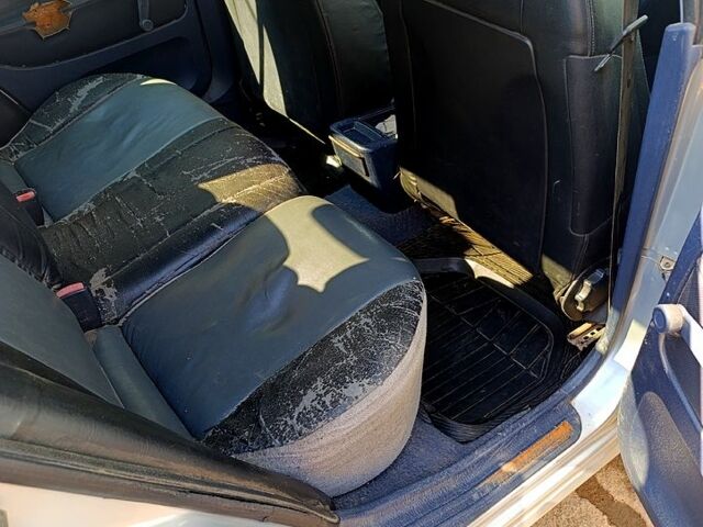 Мицубиси Харизма, объемом двигателя 1.9 л и пробегом 0 тыс. км за 2600 $, фото 5 на Automoto.ua