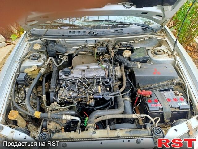 Мицубиси Харизма, объемом двигателя 1.9 л и пробегом 0 тыс. км за 2600 $, фото 1 на Automoto.ua