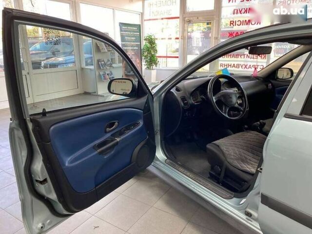 Міцубісі Харизма, об'ємом двигуна 1.6 л та пробігом 346 тис. км за 2990 $, фото 14 на Automoto.ua