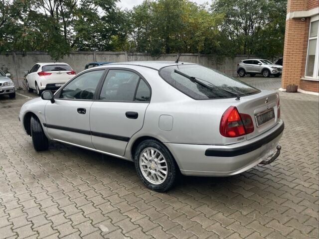 Сірий Міцубісі Харизма, об'ємом двигуна 1.9 л та пробігом 400 тис. км за 2800 $, фото 3 на Automoto.ua