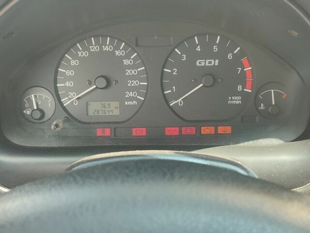 Мицубиси Харизма 2002 в Кривом Роге на Automoto.ua Серый Мицубиси Харизма, объемом двигателя 1.8 л и пробегом 287 тыс. км за 3300 $, фото 5 на Automoto.ua