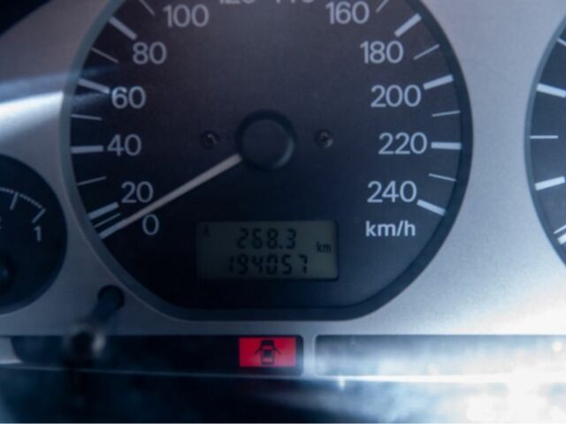 Міцубісі Харизма 2003 у Києві на Automoto.ua Сірий Міцубісі Харизма, об'ємом двигуна 1.6 л та пробігом 195 тис. км за 2200 $, фото 6 на Automoto.ua