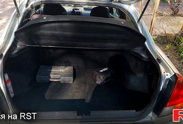 Серый Мицубиси Харизма, объемом двигателя 1.8 л и пробегом 320 тыс. км за 1600 $, фото 7 на Automoto.ua