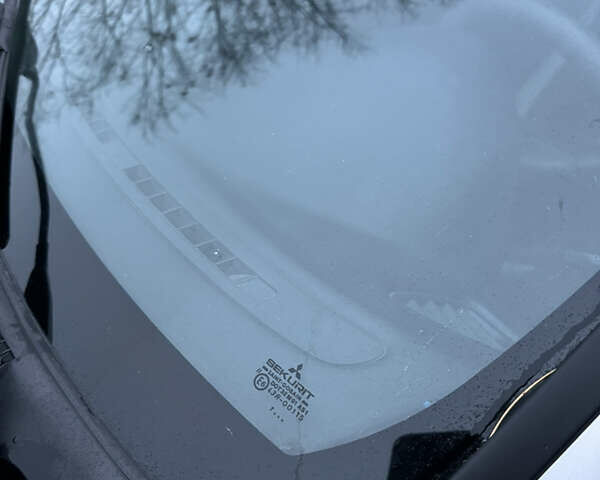 Серый Мицубиси Харизма, объемом двигателя 1.6 л и пробегом 340 тыс. км за 2000 $, фото 6 на Automoto.ua