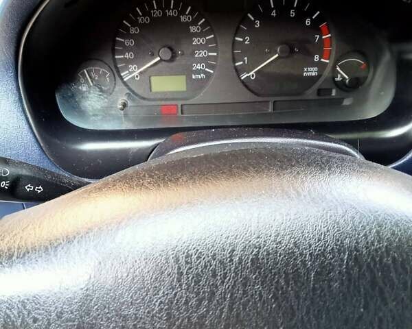 Серый Мицубиси Харизма, объемом двигателя 1.6 л и пробегом 300 тыс. км за 3300 $, фото 11 на Automoto.ua