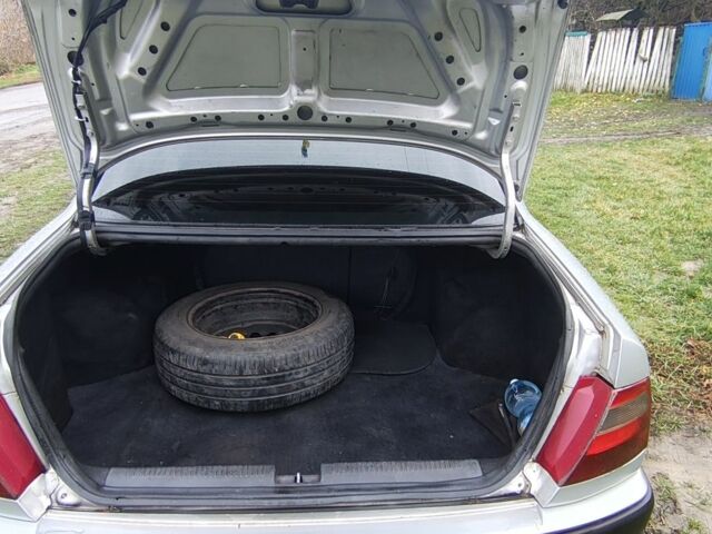 Серый Мицубиси Харизма, объемом двигателя 1.6 л и пробегом 250 тыс. км за 2600 $, фото 17 на Automoto.ua