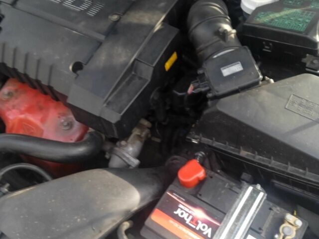 Серый Мицубиси Харизма, объемом двигателя 1.8 л и пробегом 224 тыс. км за 3600 $, фото 1 на Automoto.ua