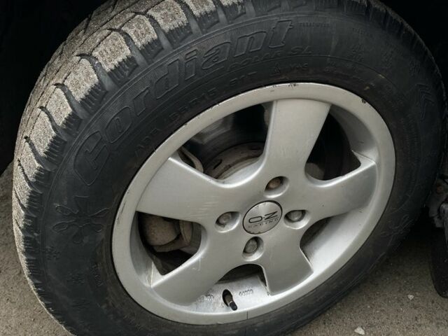 Серый Мицубиси Харизма, объемом двигателя 1.8 л и пробегом 265 тыс. км за 2850 $, фото 21 на Automoto.ua