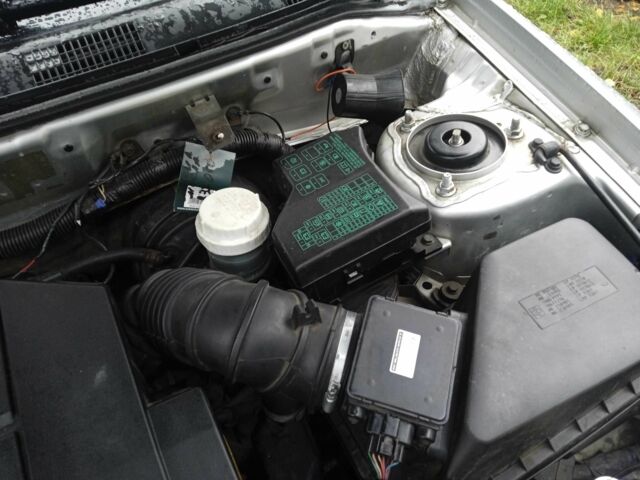 Серый Мицубиси Харизма, объемом двигателя 1.8 л и пробегом 224 тыс. км за 3600 $, фото 3 на Automoto.ua