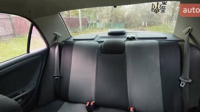 Серый Мицубиси Харизма, объемом двигателя 1.6 л и пробегом 250 тыс. км за 2600 $, фото 10 на Automoto.ua