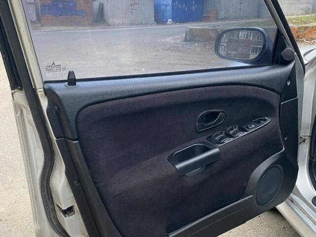 Серый Мицубиси Харизма, объемом двигателя 1.8 л и пробегом 265 тыс. км за 2850 $, фото 14 на Automoto.ua