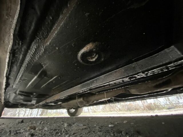 Серый Мицубиси Харизма, объемом двигателя 1.8 л и пробегом 265 тыс. км за 2850 $, фото 22 на Automoto.ua