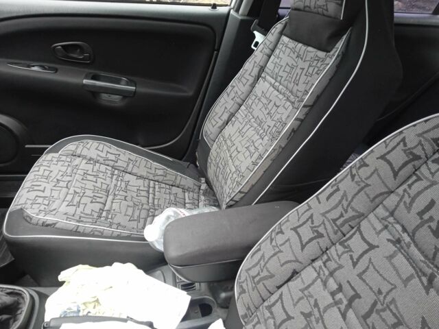 Серый Мицубиси Харизма, объемом двигателя 1.8 л и пробегом 224 тыс. км за 3600 $, фото 6 на Automoto.ua