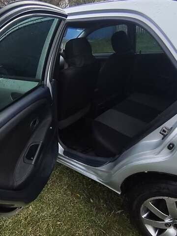 Серый Мицубиси Харизма, объемом двигателя 1.6 л и пробегом 250 тыс. км за 2600 $, фото 15 на Automoto.ua