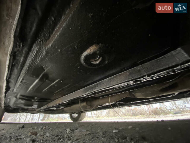 Сірий Міцубісі Харизма, об'ємом двигуна 1.83 л та пробігом 265 тис. км за 2850 $, фото 23 на Automoto.ua