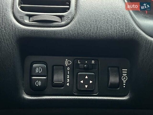 Серый Мицубиси Харизма, объемом двигателя 1.83 л и пробегом 326 тыс. км за 3400 $, фото 11 на Automoto.ua