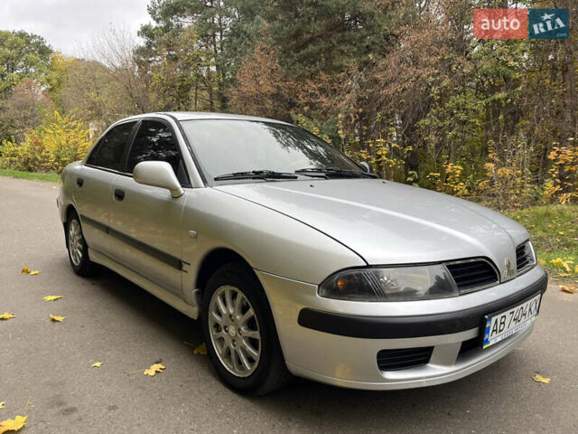 Серый Мицубиси Харизма, объемом двигателя 1.6 л и пробегом 178 тыс. км за 3200 $, фото 2 на Automoto.ua