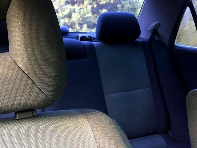 Серый Мицубиси Харизма, объемом двигателя 1.6 л и пробегом 310 тыс. км за 2150 $, фото 7 на Automoto.ua