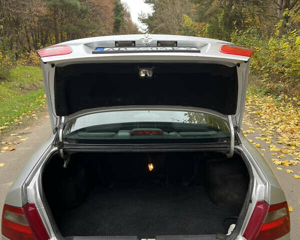 Серый Мицубиси Харизма, объемом двигателя 1.6 л и пробегом 178 тыс. км за 3200 $, фото 6 на Automoto.ua