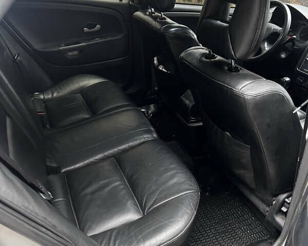 Серый Мицубиси Харизма, объемом двигателя 1.6 л и пробегом 267 тыс. км за 3700 $, фото 8 на Automoto.ua