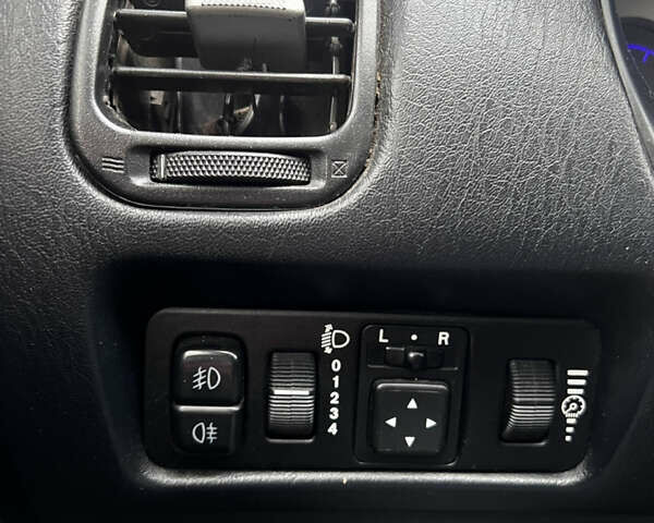 Серый Мицубиси Харизма, объемом двигателя 1.6 л и пробегом 267 тыс. км за 3700 $, фото 14 на Automoto.ua