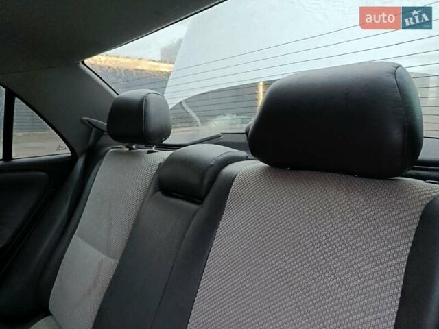 Сірий Міцубісі Харизма, об'ємом двигуна 1.6 л та пробігом 212 тис. км за 3700 $, фото 8 на Automoto.ua