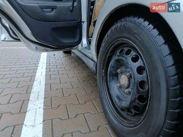 Сірий Міцубісі Харизма, об'ємом двигуна 1.6 л та пробігом 212 тис. км за 3700 $, фото 11 на Automoto.ua