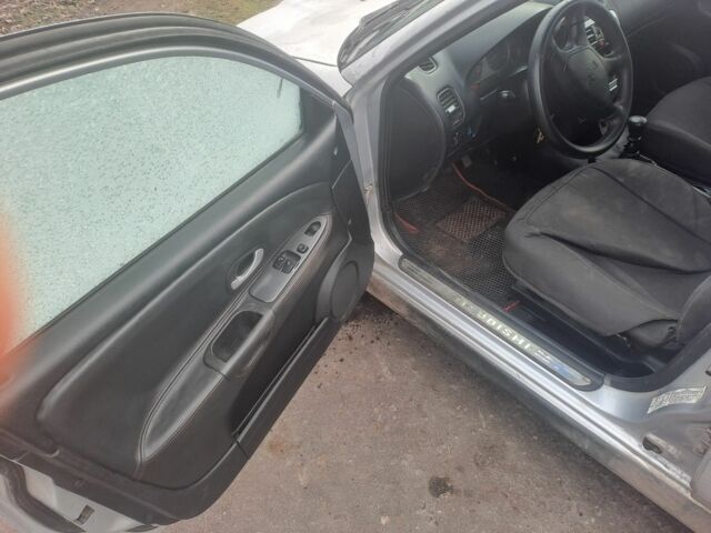 Серый Мицубиси Харизма, объемом двигателя 0 л и пробегом 333 тыс. км за 2700 $, фото 8 на Automoto.ua