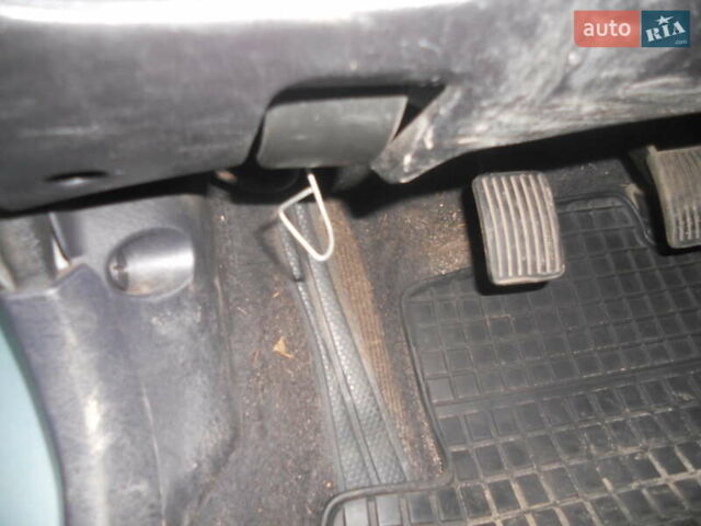 Сірий Міцубісі Харизма, об'ємом двигуна 1.6 л та пробігом 275 тис. км за 2450 $, фото 13 на Automoto.ua