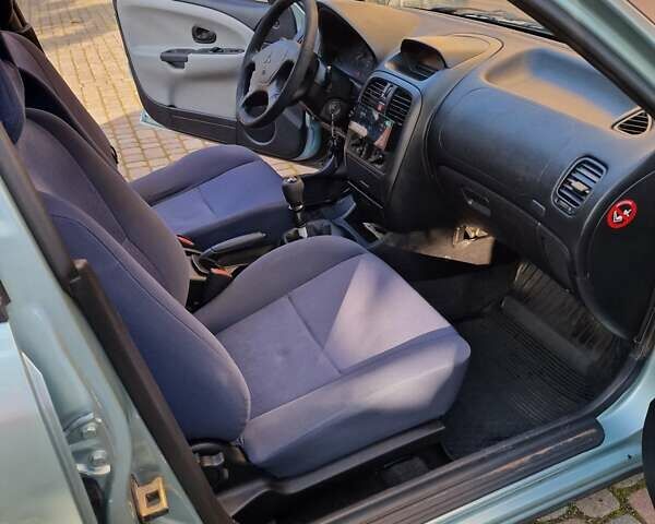 Серый Мицубиси Харизма, объемом двигателя 1.6 л и пробегом 286 тыс. км за 4800 $, фото 7 на Automoto.ua