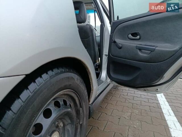 Сірий Міцубісі Харизма, об'ємом двигуна 1.6 л та пробігом 212 тис. км за 3700 $, фото 17 на Automoto.ua