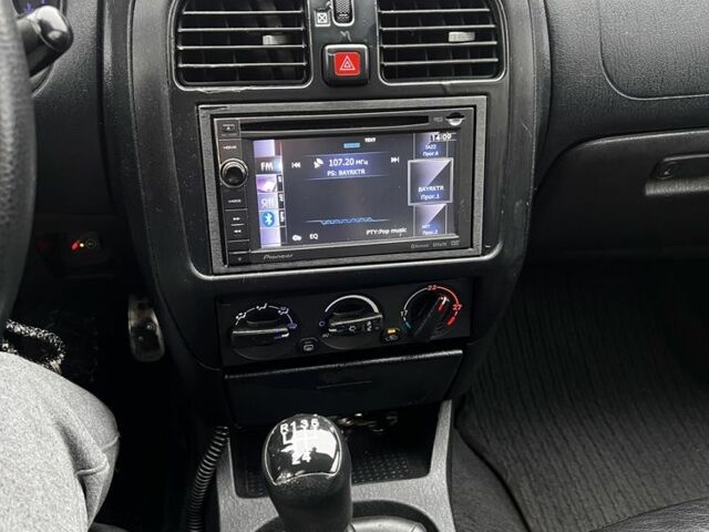 Сірий Міцубісі Харизма, об'ємом двигуна 1.6 л та пробігом 262 тис. км за 3700 $, фото 14 на Automoto.ua