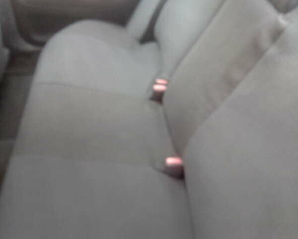 Сірий Міцубісі Харизма, об'ємом двигуна 1.6 л та пробігом 275 тис. км за 2450 $, фото 5 на Automoto.ua