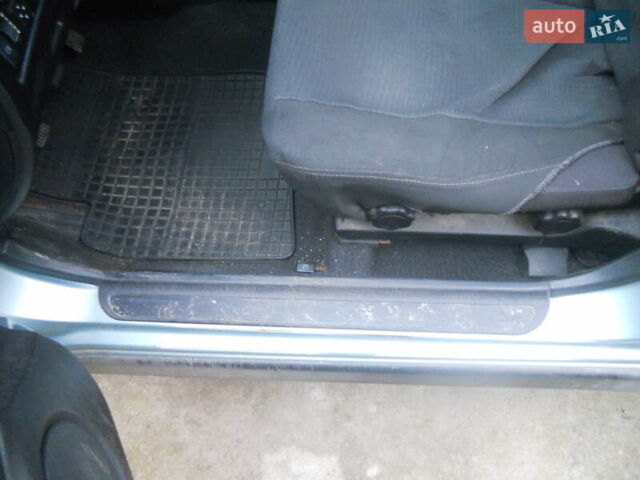 Сірий Міцубісі Харизма, об'ємом двигуна 1.6 л та пробігом 275 тис. км за 2450 $, фото 12 на Automoto.ua