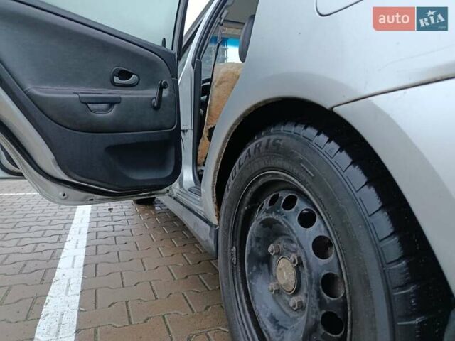 Сірий Міцубісі Харизма, об'ємом двигуна 1.6 л та пробігом 212 тис. км за 3700 $, фото 13 на Automoto.ua