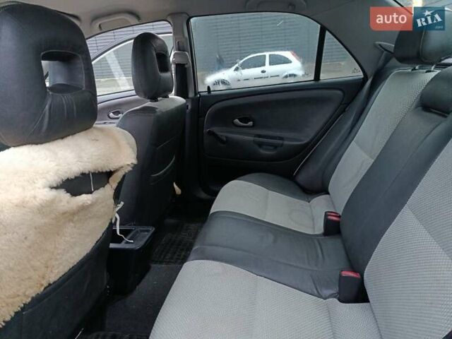 Сірий Міцубісі Харизма, об'ємом двигуна 1.6 л та пробігом 212 тис. км за 3700 $, фото 9 на Automoto.ua