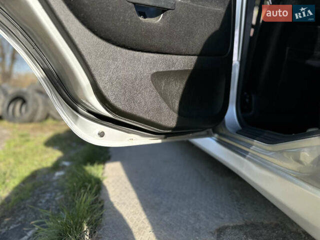 Сірий Міцубісі Харизма, об'ємом двигуна 1.83 л та пробігом 258 тис. км за 4200 $, фото 12 на Automoto.ua