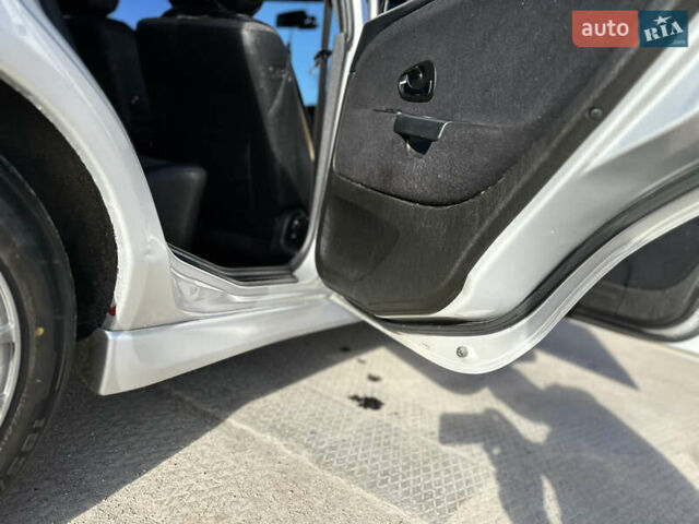 Сірий Міцубісі Харизма, об'ємом двигуна 1.83 л та пробігом 258 тис. км за 4200 $, фото 11 на Automoto.ua