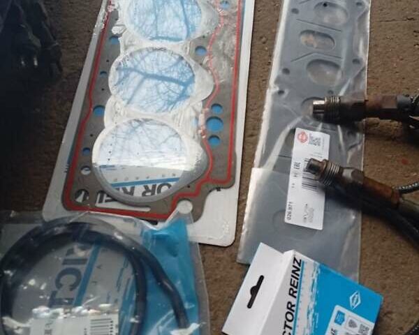 Серый Мицубиси Харизма, объемом двигателя 1.9 л и пробегом 65 тыс. км за 1650 $, фото 12 на Automoto.ua