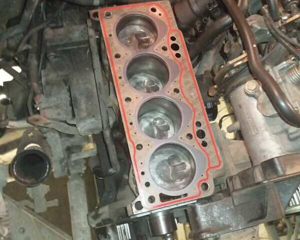 Серый Мицубиси Харизма, объемом двигателя 1.9 л и пробегом 65 тыс. км за 1650 $, фото 11 на Automoto.ua