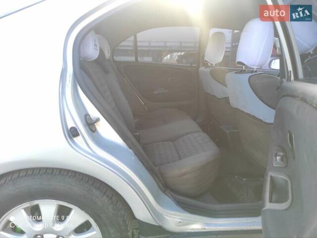 Сірий Міцубісі Харизма, об'ємом двигуна 1.6 л та пробігом 527 тис. км за 2200 $, фото 10 на Automoto.ua