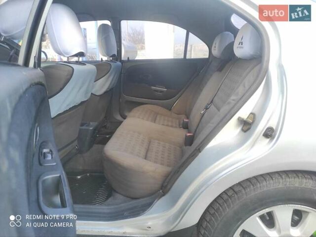 Сірий Міцубісі Харизма, об'ємом двигуна 1.6 л та пробігом 527 тис. км за 2200 $, фото 12 на Automoto.ua