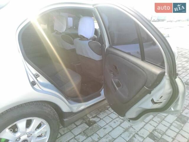 Сірий Міцубісі Харизма, об'ємом двигуна 1.6 л та пробігом 527 тис. км за 2200 $, фото 11 на Automoto.ua